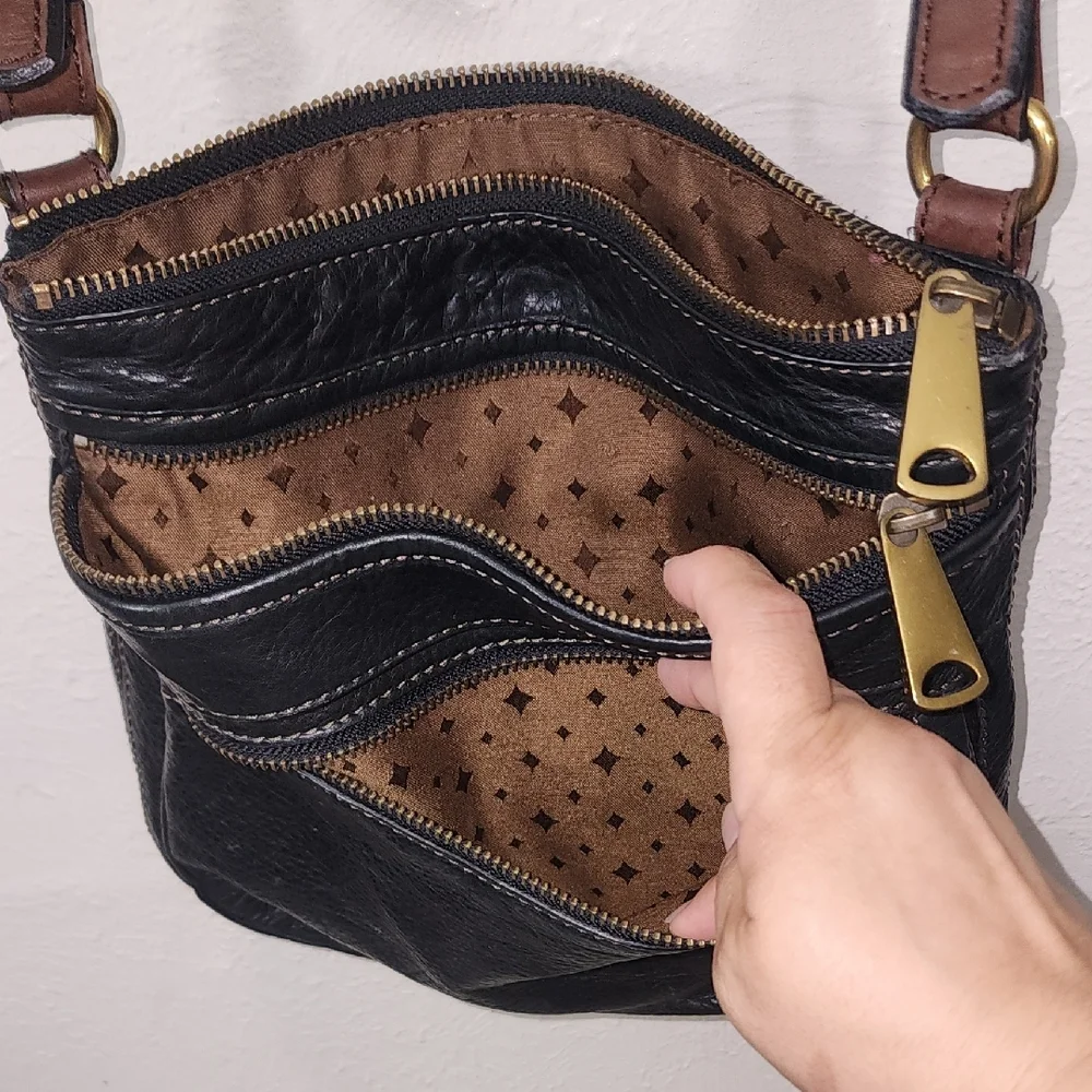 Fossil this black